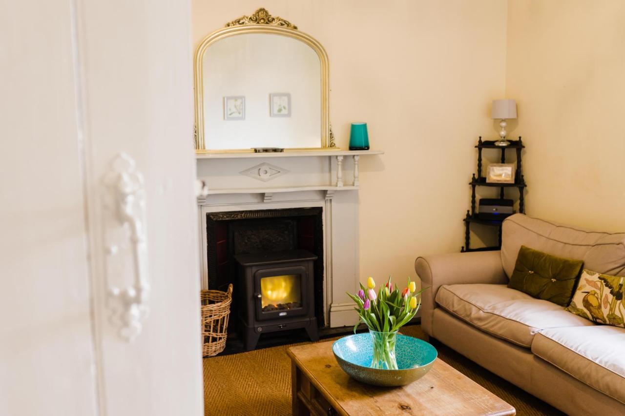 May Tree Cottage Manorbier 5 Mins From The Beach Sleeps 4 Экстерьер фото