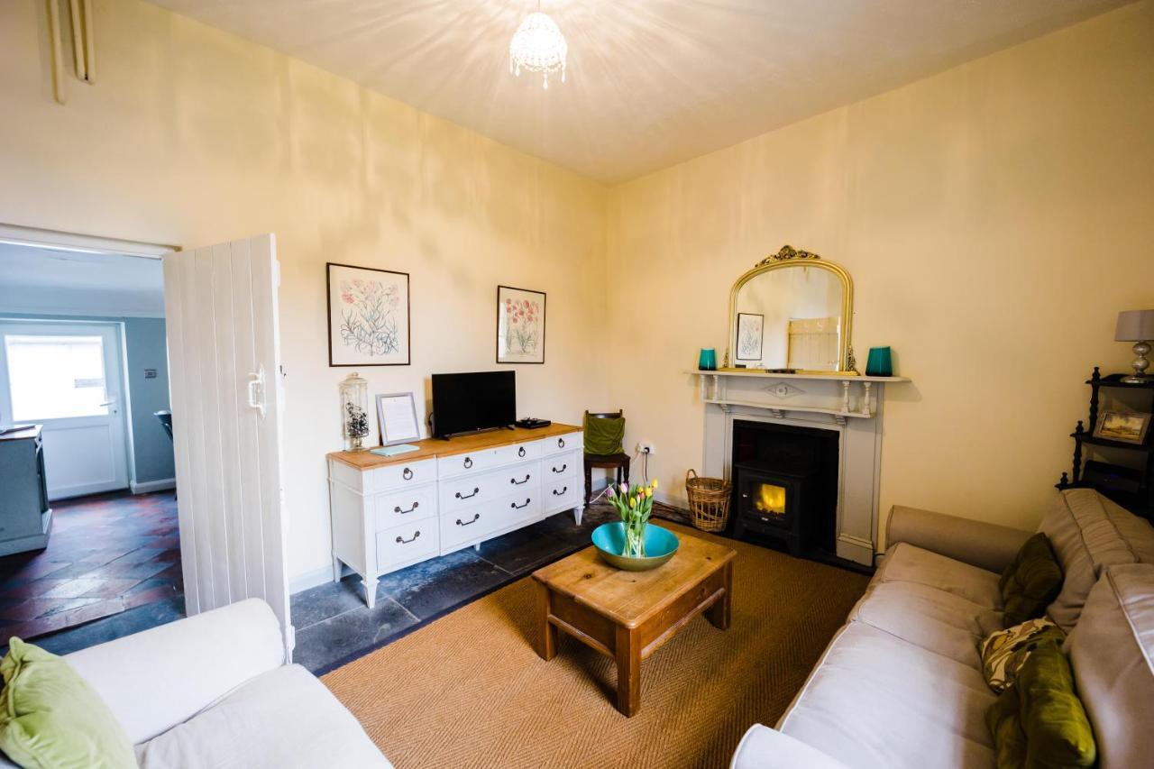 May Tree Cottage Manorbier 5 Mins From The Beach Sleeps 4 Экстерьер фото